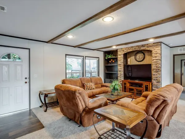 3417 Hawaiian CT, Granbury, TX 76048