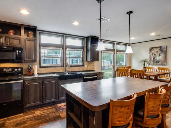 3417 Hawaiian CT, Granbury, TX 76048