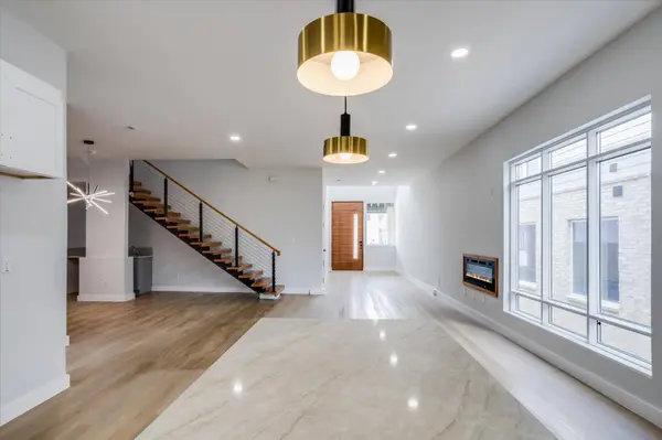816 Premier Pkwy, Grand Prairie, TX 75051