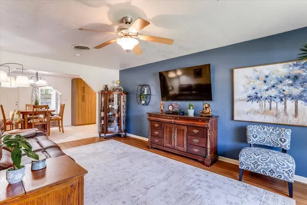 1210 Edinburg LN, Denton, TX 76209