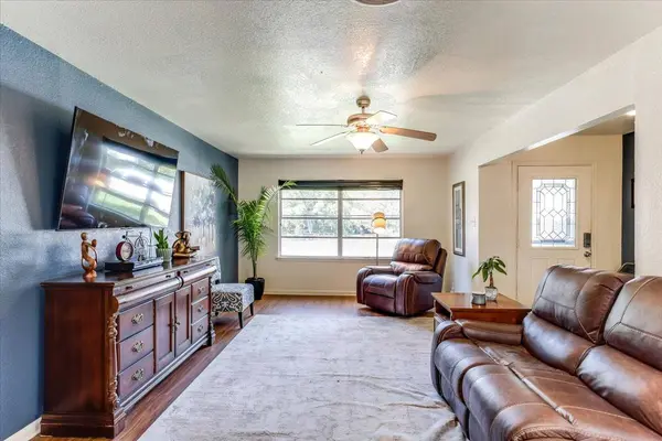 1210 Edinburg LN, Denton, TX 76209