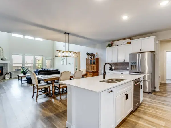 1021 Daylily DR, Northlake, TX 76226