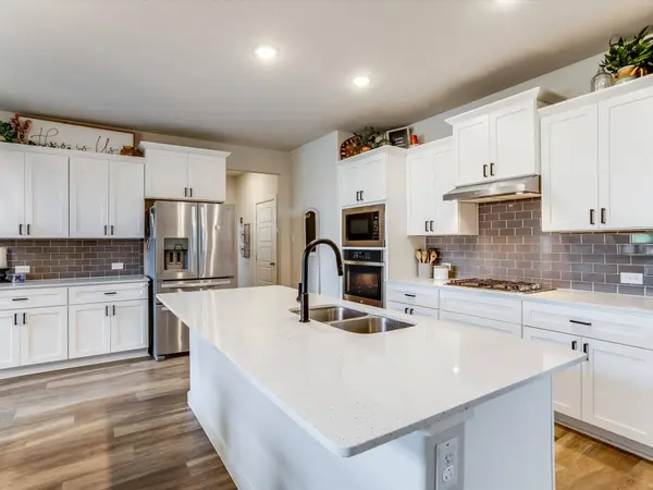 1021 Daylily DR, Northlake, TX 76226