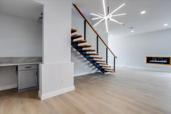 810 Premier Pkwy, Grand Prairie, TX 75051