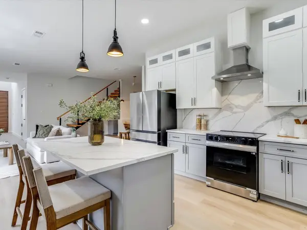 816 Premier Pkwy, Grand Prairie, TX 75051