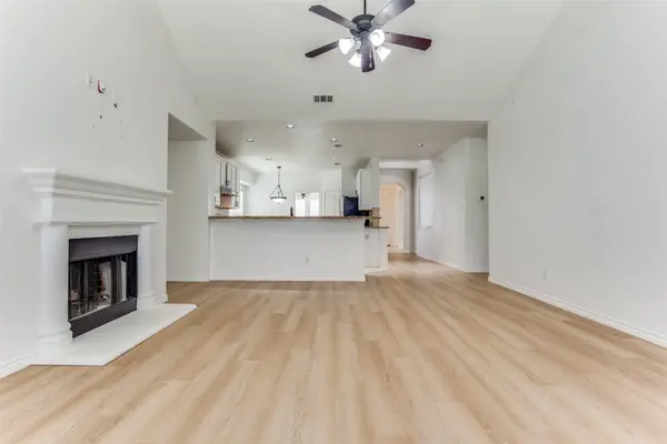 610 Crockett DR, Lavon, TX 75166