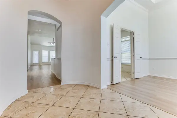 610 Crockett DR, Lavon, TX 75166