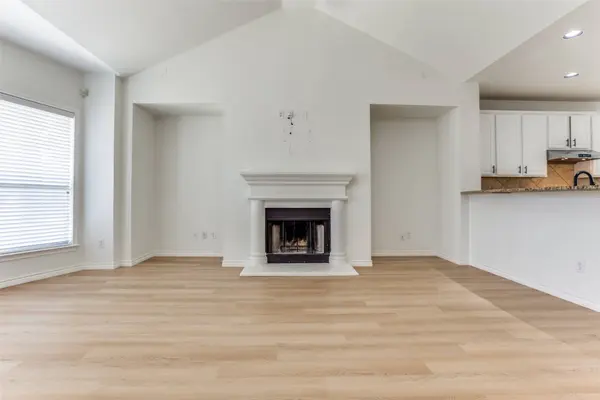 610 Crockett DR, Lavon, TX 75166