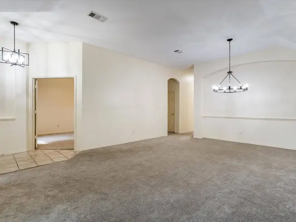 8304 Whippoorwill DR, Fort Worth, TX 76123