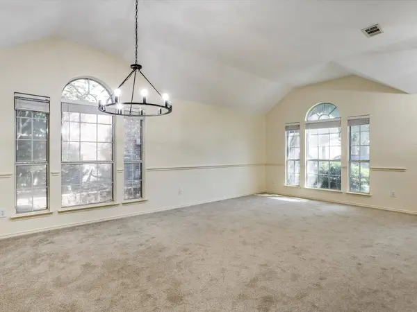 8304 Whippoorwill DR, Fort Worth, TX 76123