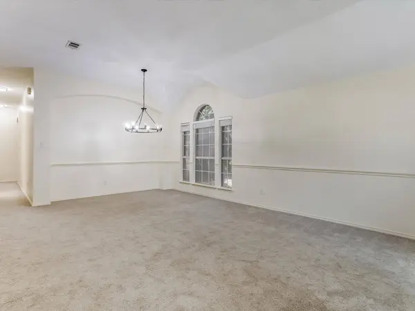 8304 Whippoorwill DR, Fort Worth, TX 76123