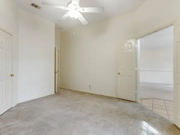 8304 Whippoorwill DR, Fort Worth, TX 76123