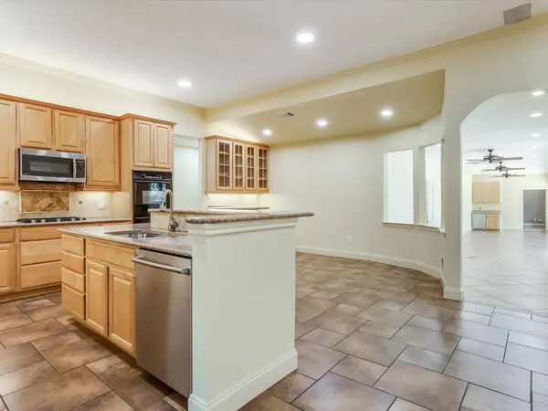 805 Belinda DR, Keller, TX 76248