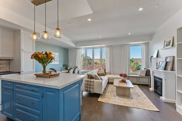 145 Long Branch AVE #6, Toronto W06, ON M8W 0A9