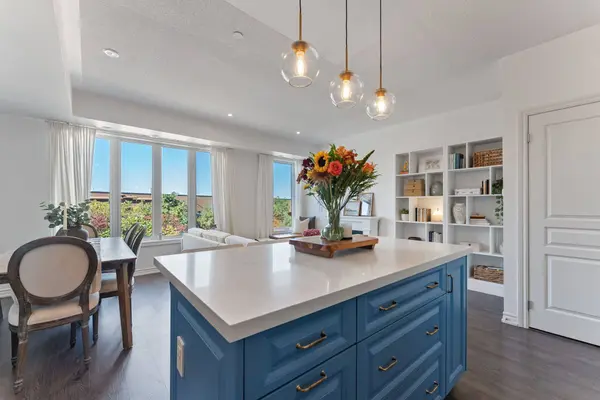 145 Long Branch AVE #6, Toronto W06, ON M8W 0A9