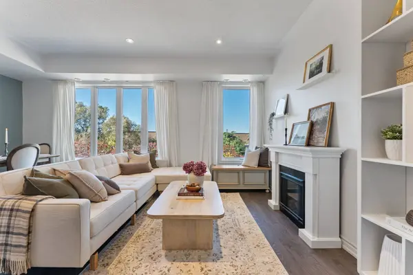 145 Long Branch AVE #6, Toronto W06, ON M8W 0A9
