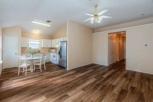 1214 Embercrest DR, Midlothian, TX 76065
