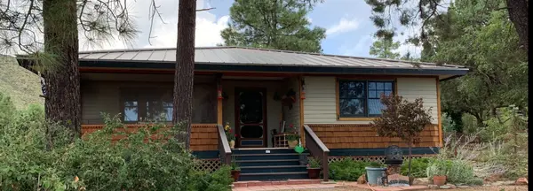 Prescott area home in the pines