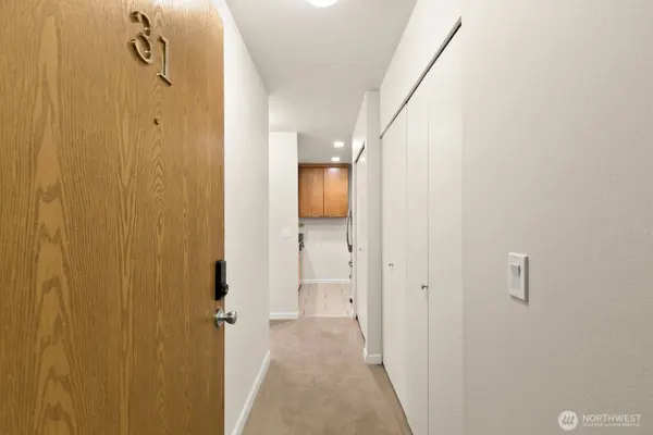 3926 1st AVE NE #31, Seattle, WA 98015