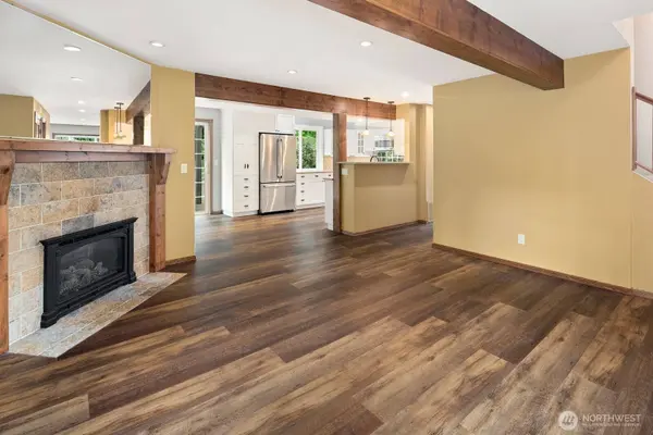 7825 NE 140th PL, Kirkland, WA 98034