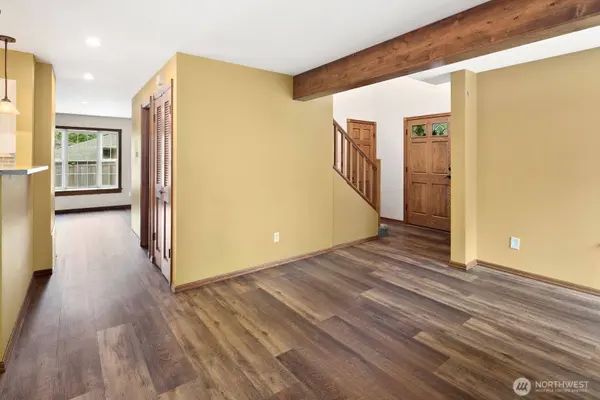 7825 NE 140th PL, Kirkland, WA 98034
