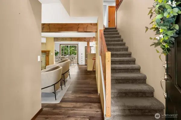 7825 NE 140th PL, Kirkland, WA 98034