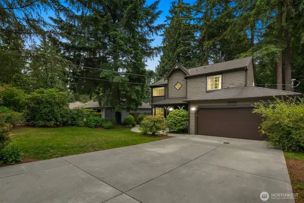 7825 NE 140th PL, Kirkland, WA 98034