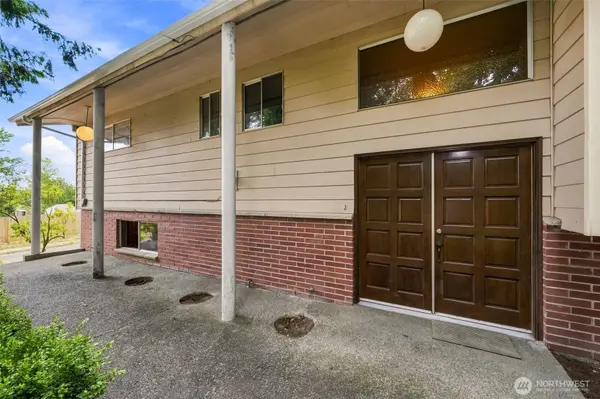 7412 104th ST E, Puyallup, WA 98373