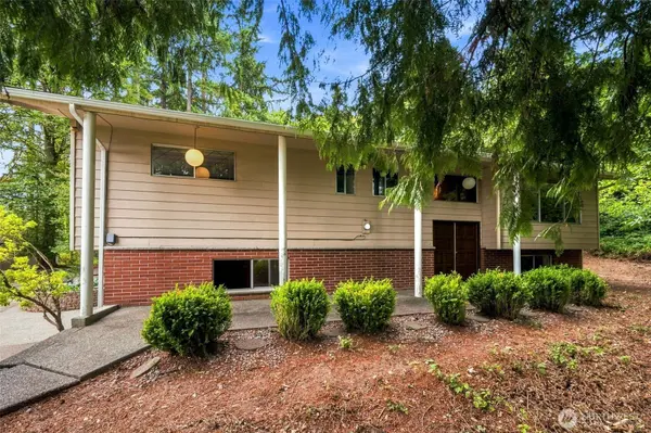 7412 104th ST E, Puyallup, WA 98373