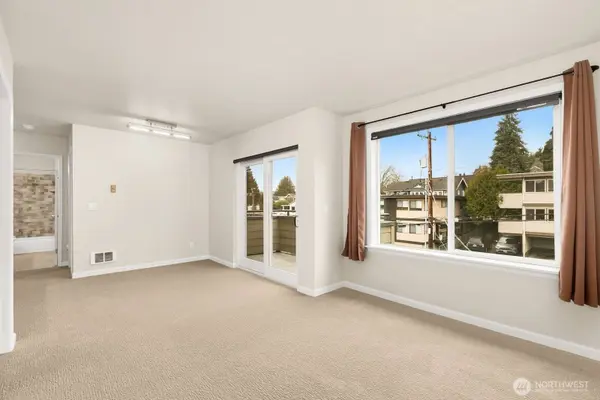 3926 1st AVE NE #31, Seattle, WA 98015