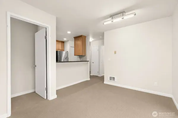 3926 1st AVE NE #31, Seattle, WA 98015