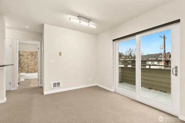 3926 1st AVE NE #31, Seattle, WA 98015