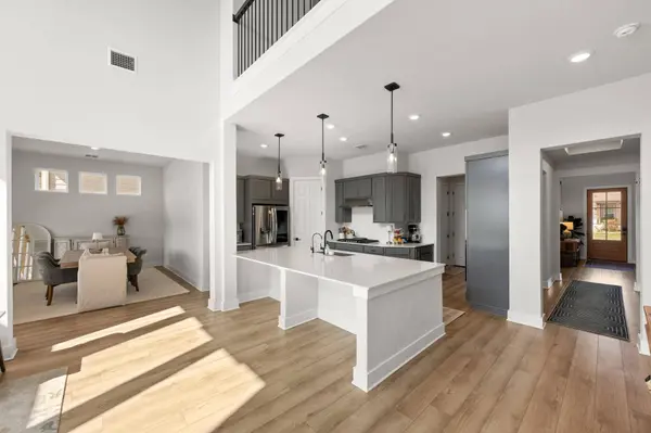 360 Crescent Moon CT, Dripping Springs, TX 78620
