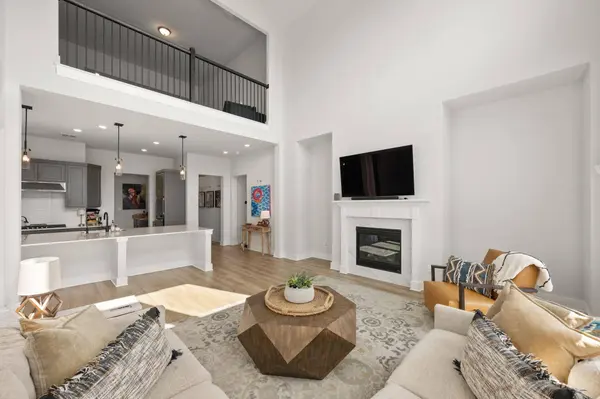 360 Crescent Moon CT, Dripping Springs, TX 78620