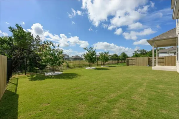 360 Crescent Moon CT, Dripping Springs, TX 78620