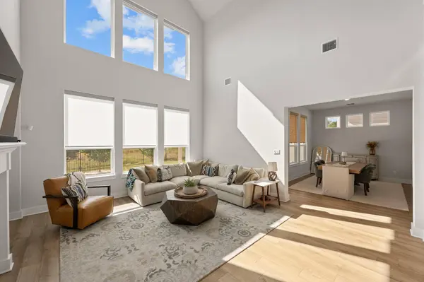 360 Crescent Moon CT, Dripping Springs, TX 78620