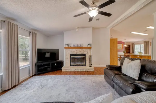 229 Green Mountain DR, Cedar Creek, TX 78612