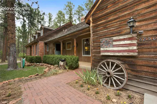 6850 Perry Park Boulevard, Larkspur, CO 80118