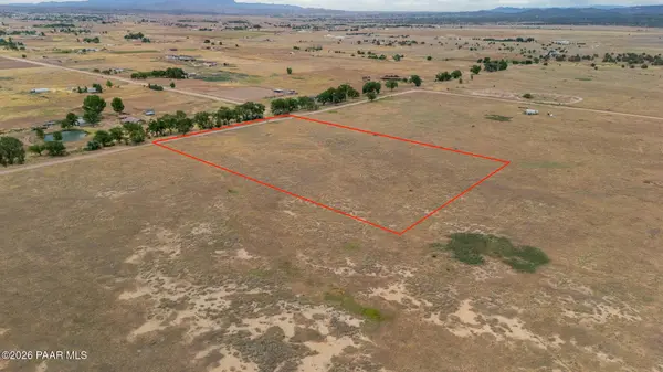 26000 N Champagne LN, Paulden, AZ 86334