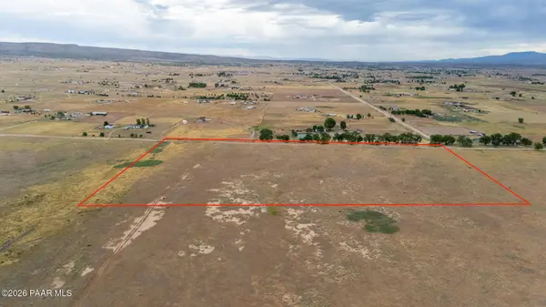 26000 N Champagne LN, Paulden, AZ 86334