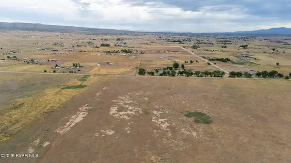 26000 N Champagne LN, Paulden, AZ 86334