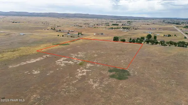 26000 N Champagne LN, Paulden, AZ 86334