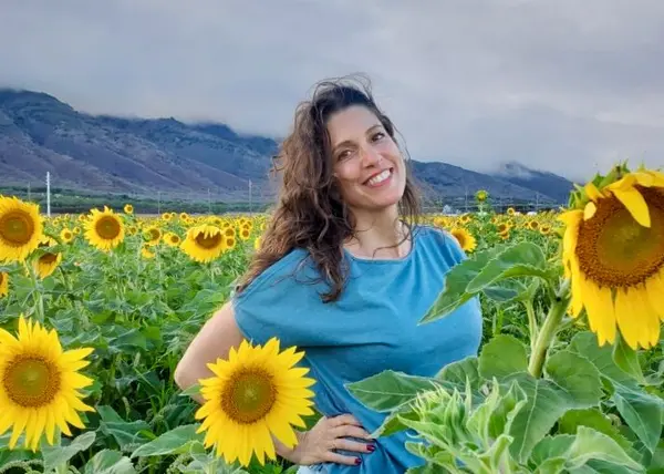 feature image of Wailuku Sunflower Fields Maui | Golden Photography &amp; Nature Escape