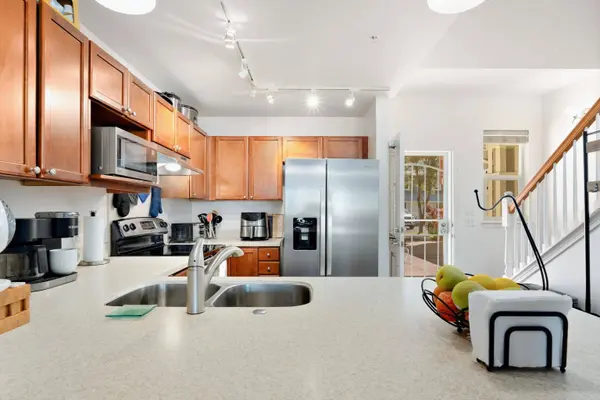 15 E Kuu Aku Ln #104, Lahaina, HI 96761