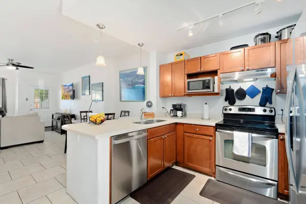 15 E Kuu Aku Ln #104, Lahaina, HI 96761