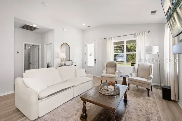12 Whispering Oaks CIR, Bluffton, SC 29909