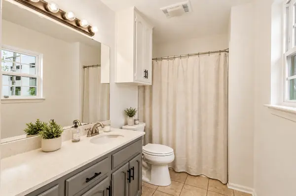 141 E Boyd Dr #111, Baton Rouge, LA 70808-4529