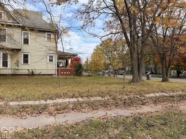 2202 Carrollton AVE, Indianapolis, IN 46205