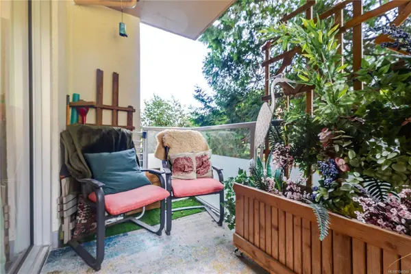 250 Douglas St ##101, Victoria, BC V8V 2P4