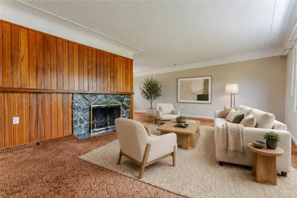 3278 Henderson Rd, Oak Bay, BC V8P 5A6